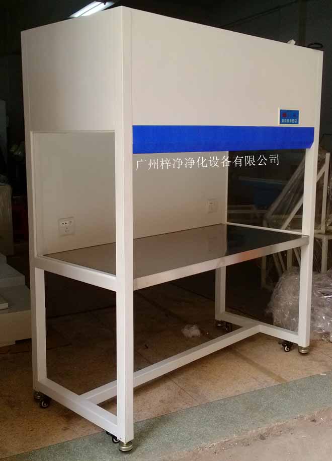 潔凈工作臺(tái),是一種提供局部無塵、無菌工作環(huán)境的空氣凈化設(shè)備。