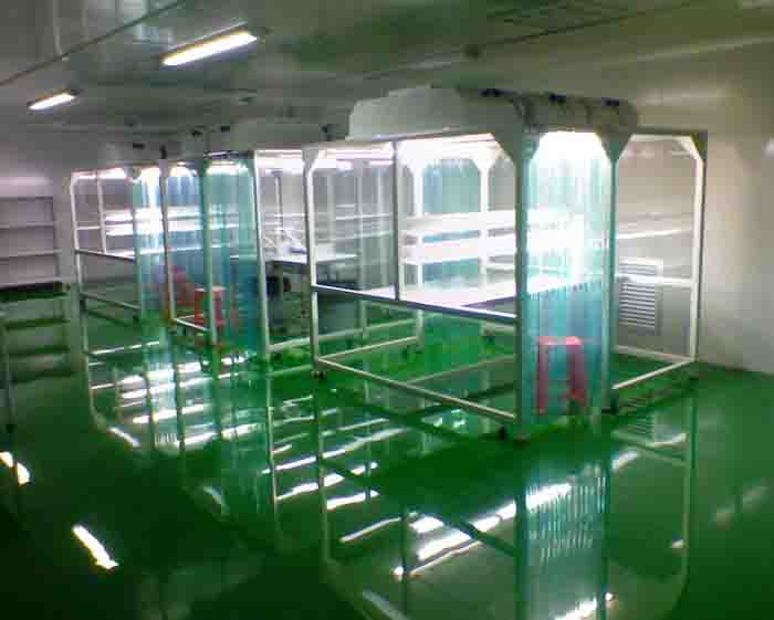 潔凈棚和無塵車間都是用來確保產品生產環境達到高潔凈度標準的設施。 潔凈棚和無塵車間都是用來確保產品生產環境達到高潔凈度標準的設施。